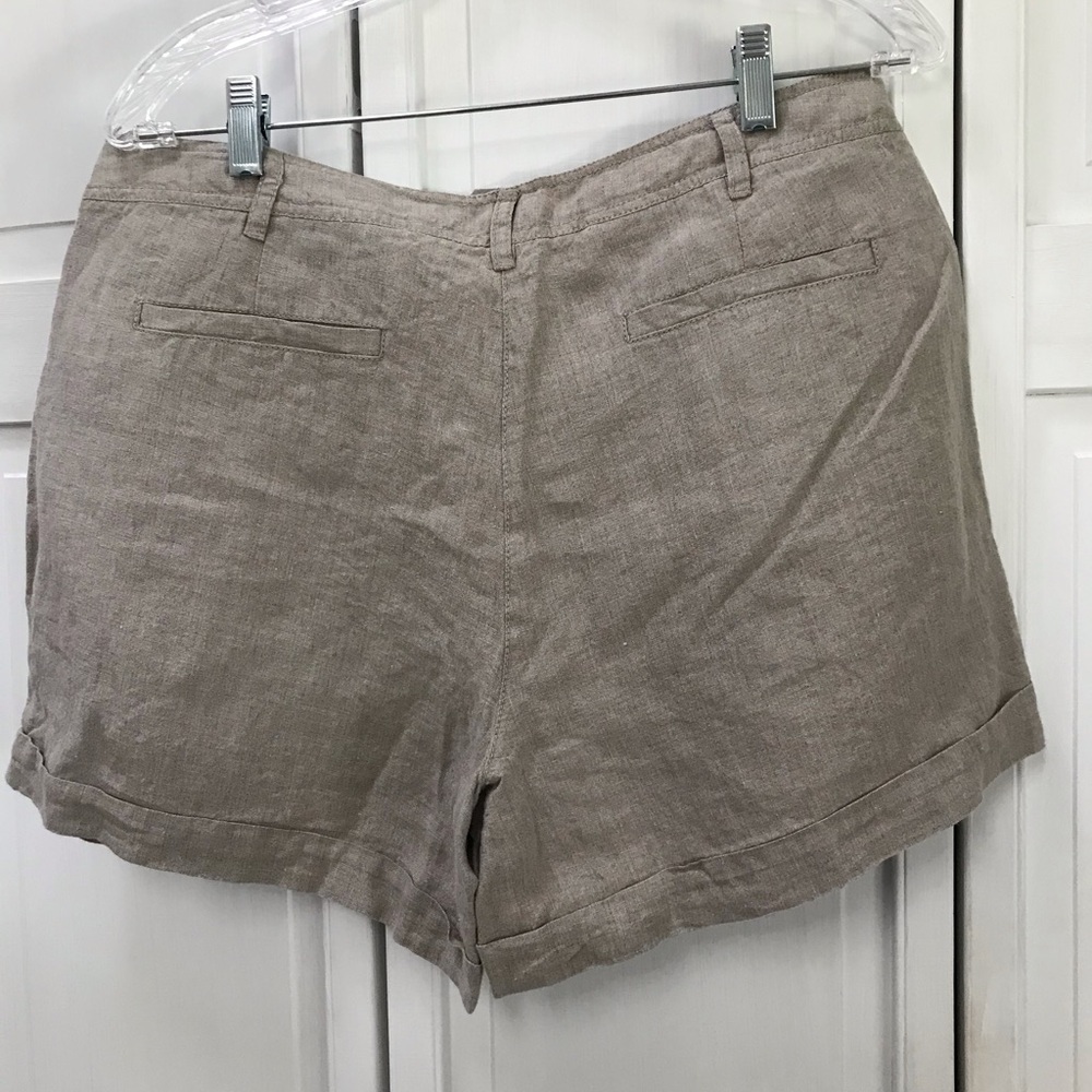 Eileen Fisher NWT 100% Linen cuffed Shorts- M - Picture 3 of 7